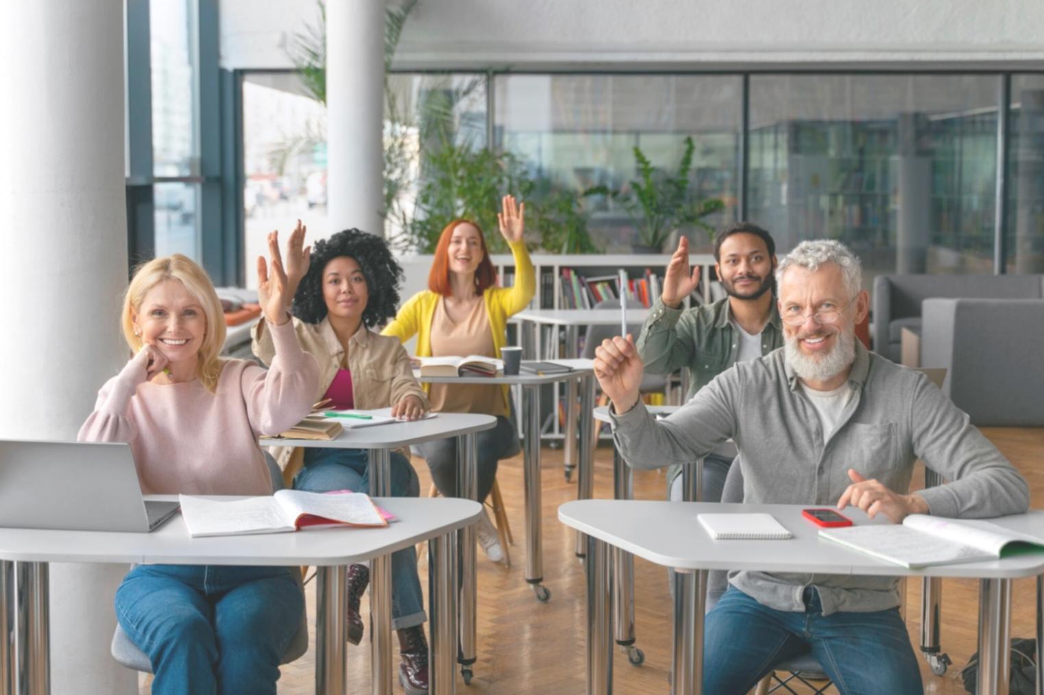 Comunidad de personas aprendiendo finanzas